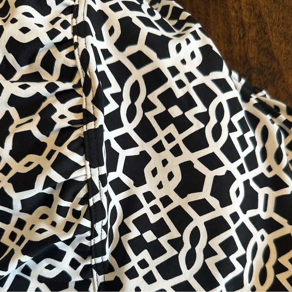 Lands’ End | Women's Square Neck Underwire Tankini Swimsuit Top - Picture 3 of 7